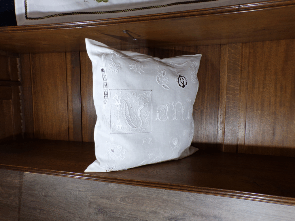 C. BERNARDES Broderie Main Création